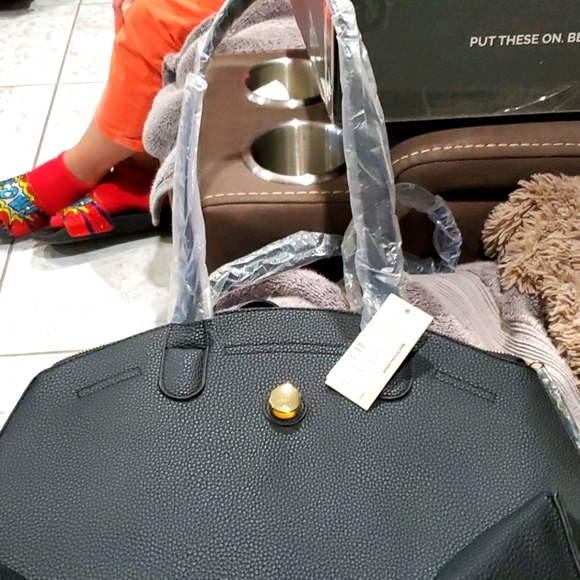 Purse - Picture 1 of 4